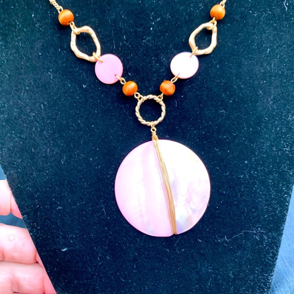 Necklace and earrings - Picture 2 of 3